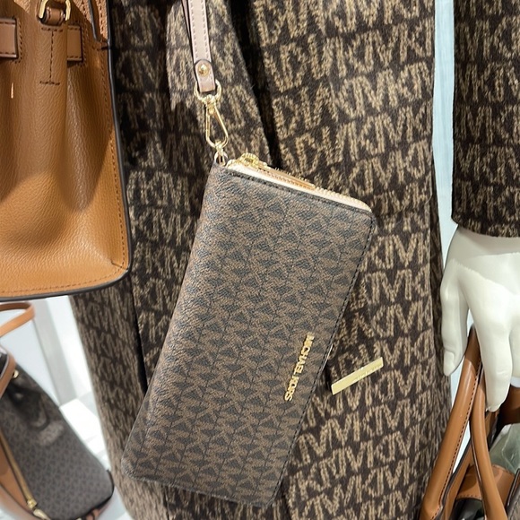 Michael Kors Jet Set Travel Large Travel CONTINENTAL wallet-wristlet-phoneholder - Picture 6 of 16